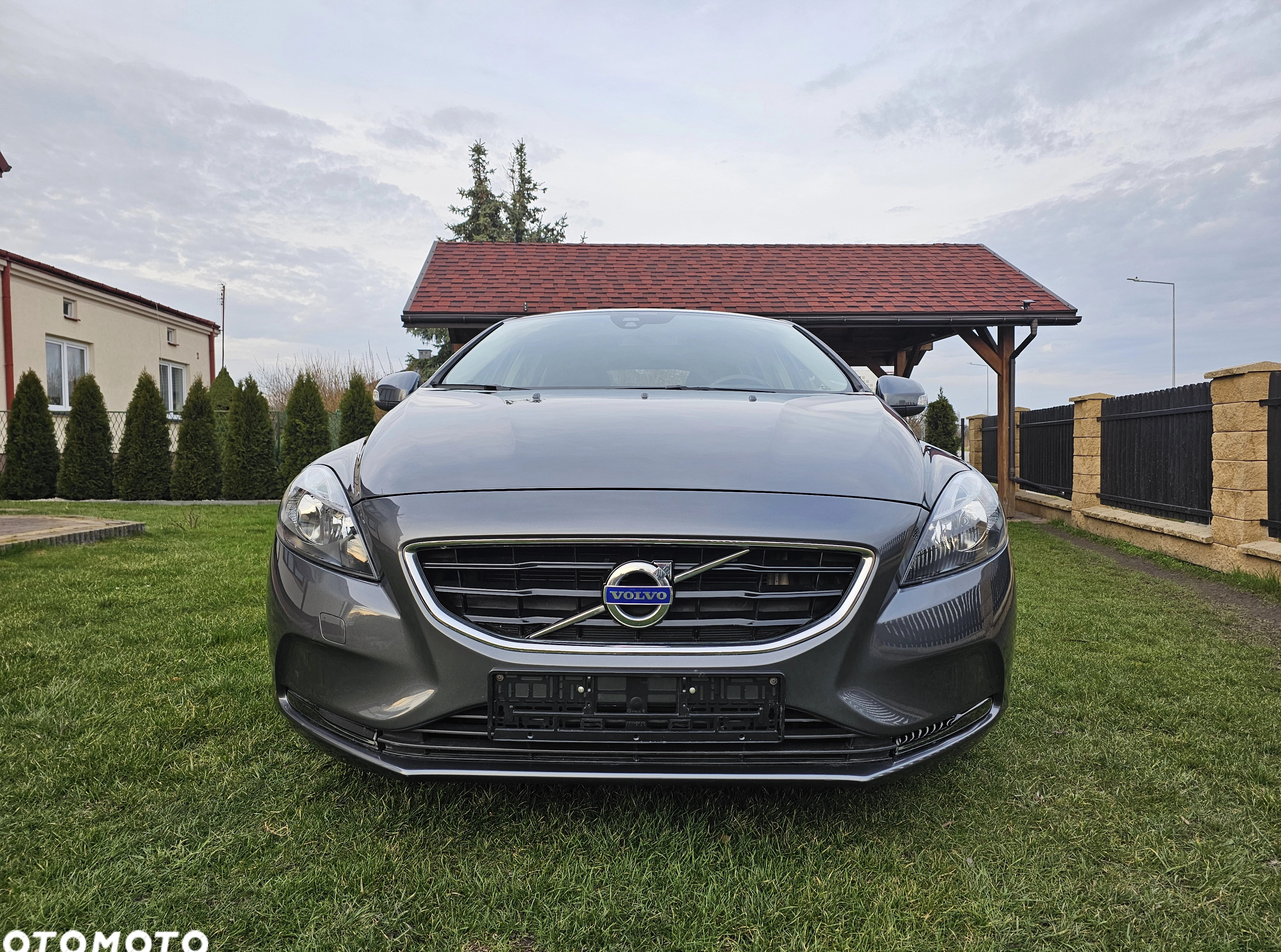 Volvo V40 cena 43900 przebieg: 69564, rok produkcji 2012 z Puławy małe 326